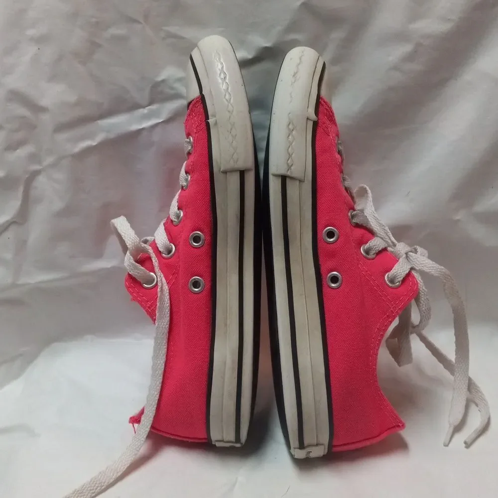 Converse Hot Pink Low Top Little Girl Size 2 Youth